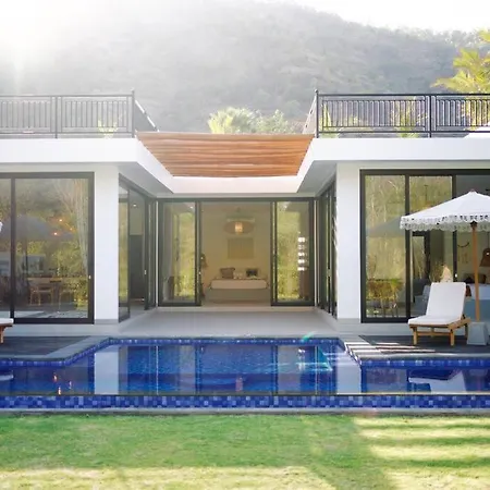 Private Villa With Garden & Swimming Pool